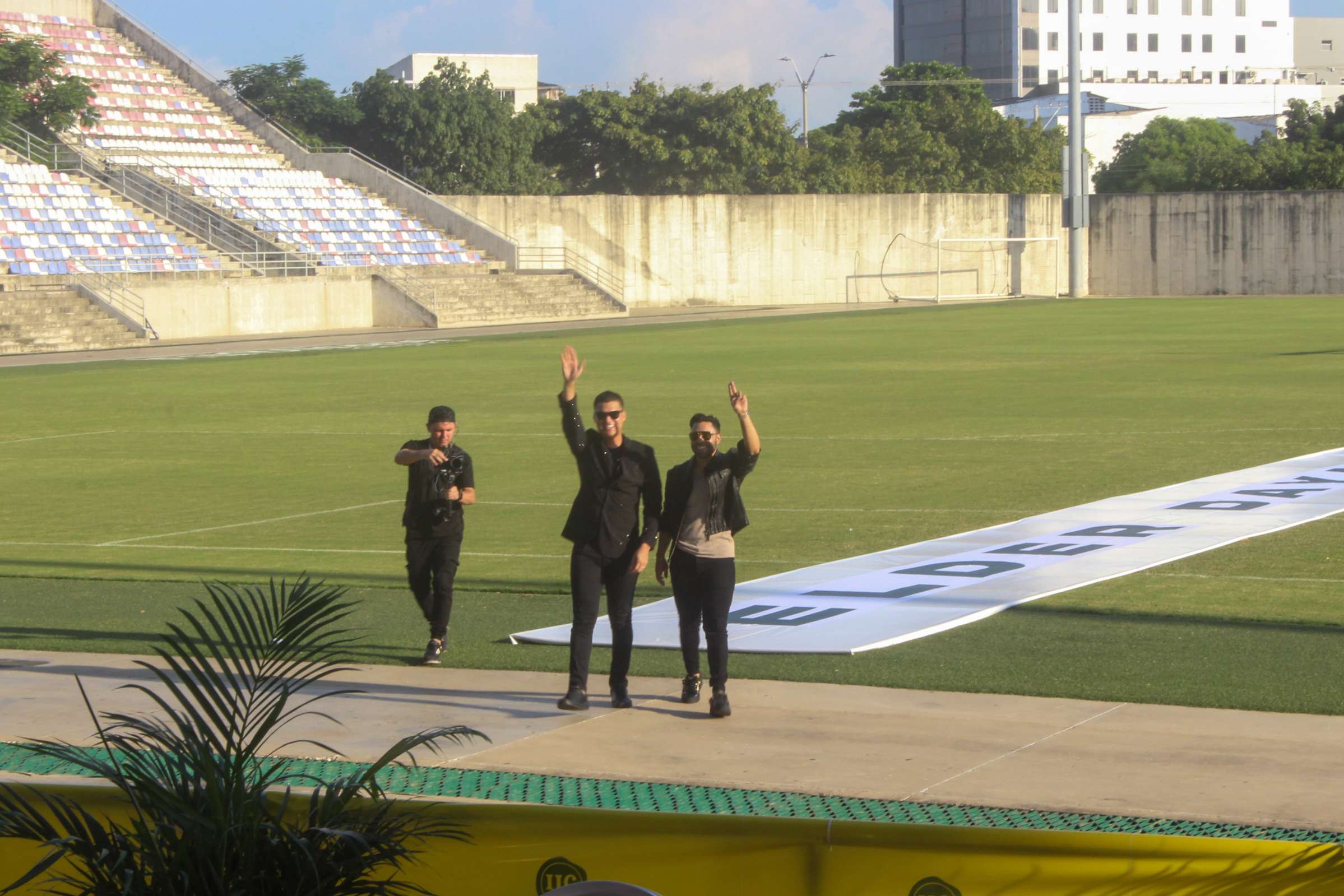 Elder Dayan y Lucas Dangond en el estadio Romelio Martinez